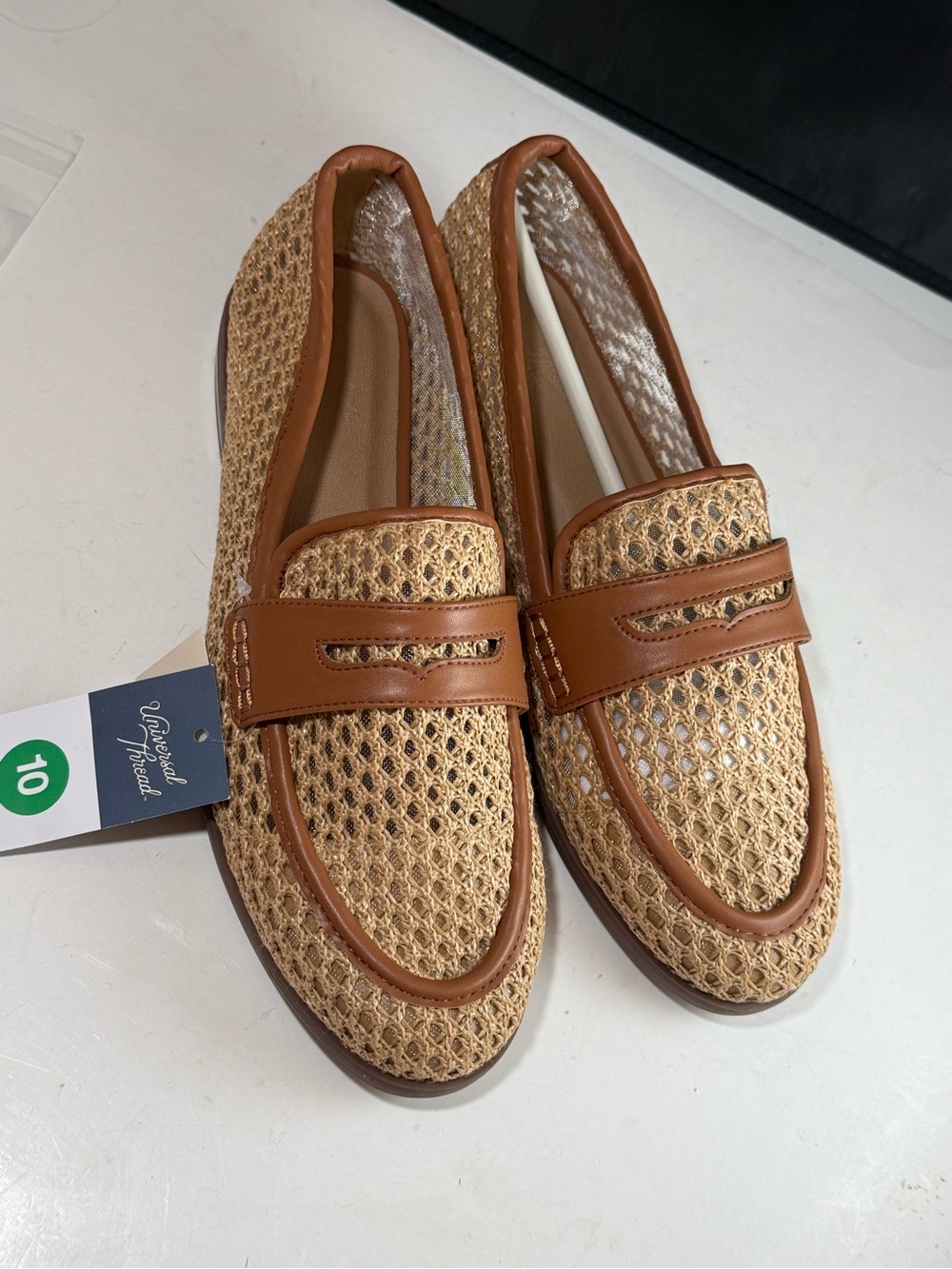 Size 10 women’s loafers Cove universal thread memory foam flats comfortable
